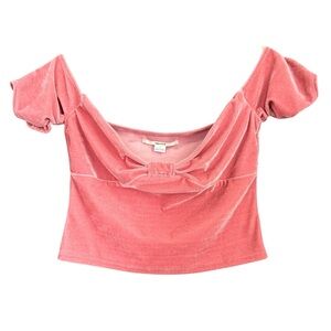 Kimchi Blue | Urban Outfitters | Esme Pink Velvet Bow Off-Shoulder Top